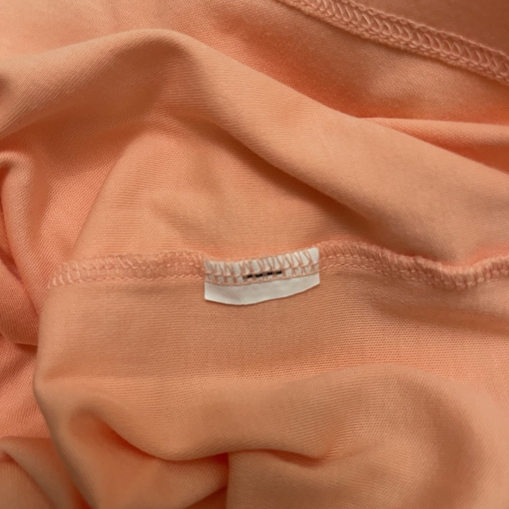 L.L.Bean Petite Peach V-Neck Short Sleeve Pima Cotton T-Shirt Women's S Pet - Picture 4 of 4